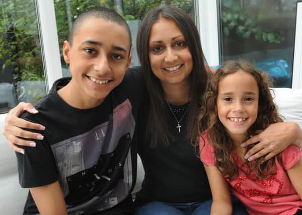 LEP - ORGAN DONOR  31-08-16
Natalie Kerr from Adlington, had a double lung transplant, pictured with children Brandon, 13, and Isabelle, eight.