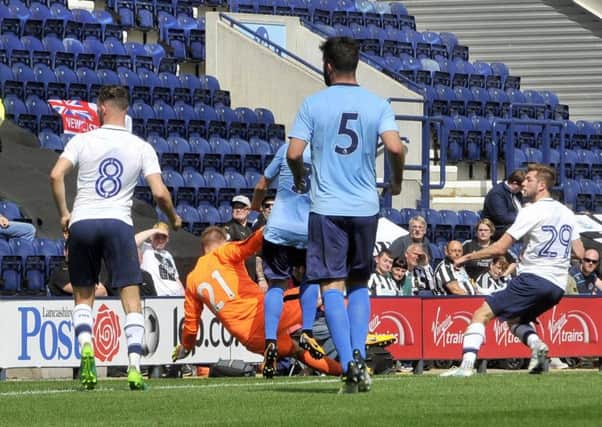 Tom Barkhuizen scores in the Deepdale pre-season friendly against Newcastle United