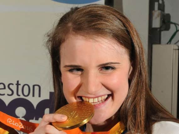 Stephanie Slater shows-off her Paralympic gold