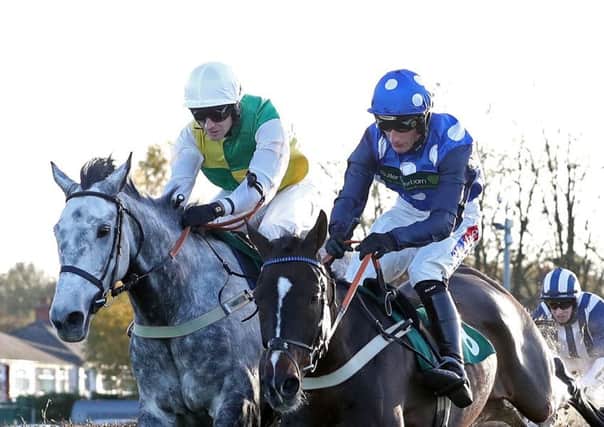Vintage Clouds (left) ridden by Danny Cookwins the Read Noel Fehily At 188bet.co.uk Interactive Chase