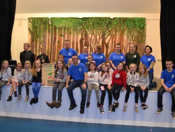Buckshaw VAMP and Buckshaw Youth Association have worked closely together to produce backdrops for VAMP's Robin Hood panto