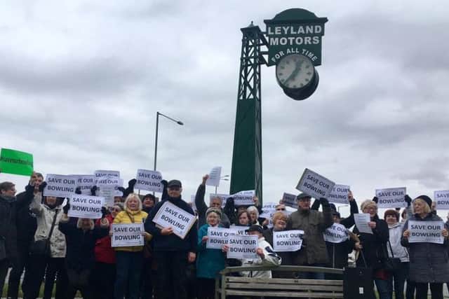 Crown green bowlers from Leyland Sports Association continued their protests of new fees last Thursday.