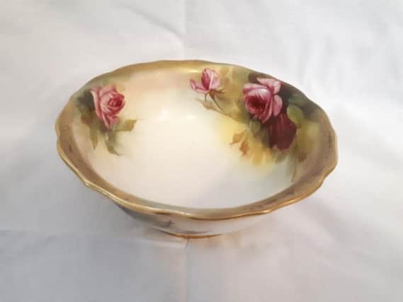 This gorgeous dish is a fantastic example of the exquisite decoration that Worcester was so famous for. It is worth between 250 to 300 pounds