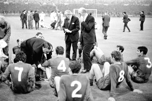 Tired limbs ahead of extra-time as Matt Busby rallies the United side